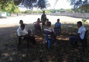 Babinsa Koramil 1618-06/Bian Rutin Laksanakan Komsos untuk Ciptakan Keamanan di Desa Nifutasi