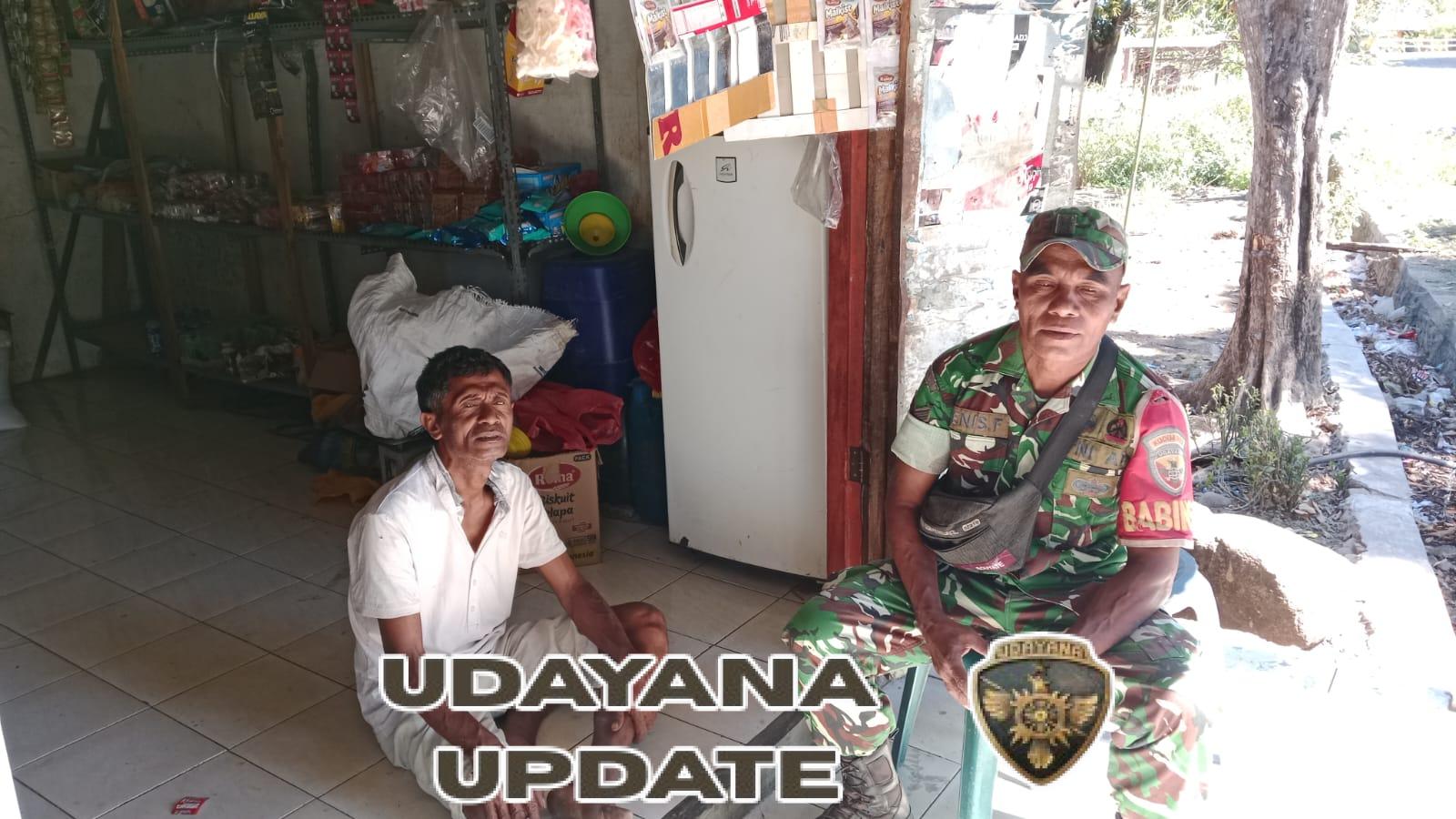 Tingkatkan Pembinaan Teritorial, Babinsa Kodim 1602/Ende Gelar Komsos di Rumah Tokoh Masyarakat