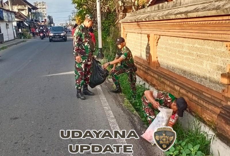 Danramil Abiansemal dan Aparat Terkait Bersihkan Sampah Plastik di Pasar Adat Mambal