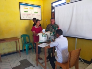 Babinsa Pendampingan Pembagian Bantuan Pangan Tahun 2025