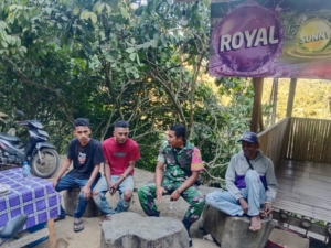 Babinsa Kodim 1602/Ende Berikan Edukasi dan Pengawasan di Desa Wolomage