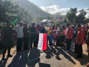Drumband SMK Negeri 1 Palibelo Awali Karnaval Meriah Sambut Kemerdekaan