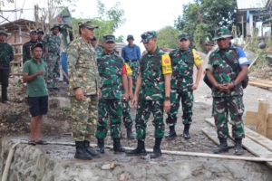 Dansatgas TMMD ke-125 Dampingi Asops KASAD dan Bupati Sumbawa Tinjau Progres Pembangunan di Desa Kalabeso