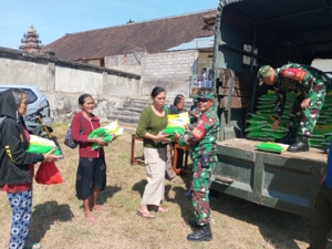 Kodim 1609/Buleleng Bersama Babinsa Banjar Gelar Operasi Pasar Pangan Murah