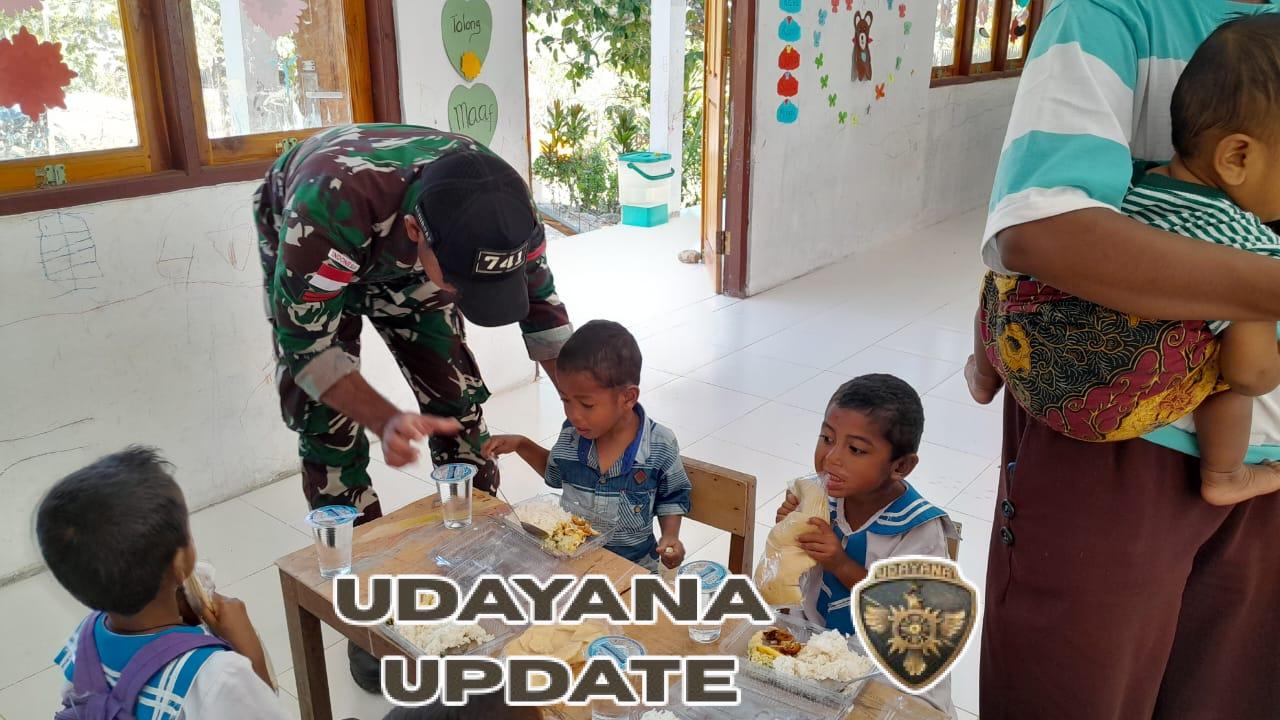 Bagi Berkah, Satgas Yonif 741/GN Pos Kewar Laksanakan Pembagian Makanan Bergizi Gratis di Sekolah Perbatasan