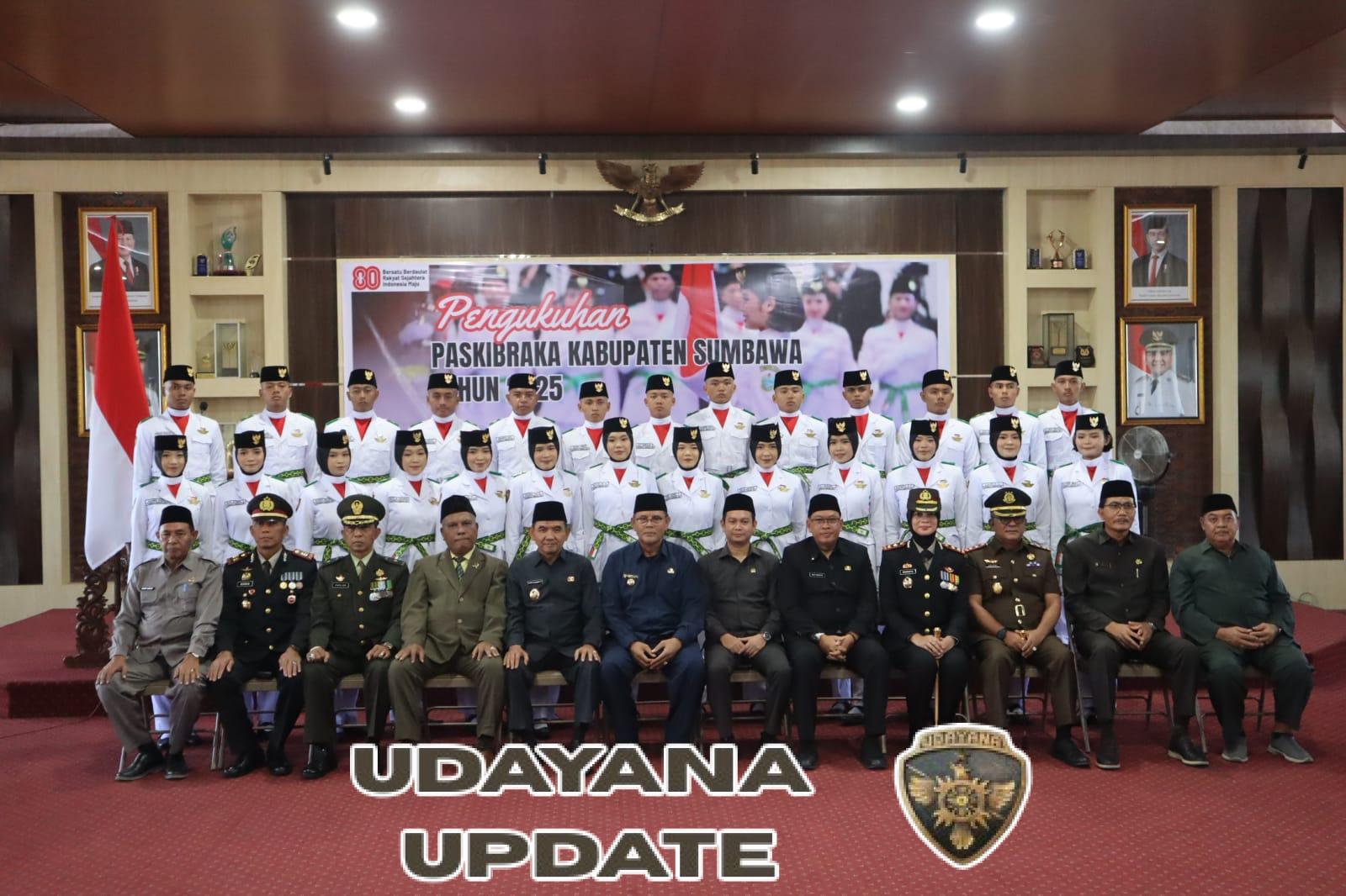 Kasdim 1607/Sumbawa Hadiri Pengukuhan Paskibraka Kabupaten Sumbawa 2025