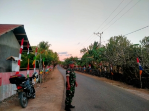 Babinsa Sanggaoen Sidak Bendera Merah Putih Jelang HUT RI ke-80