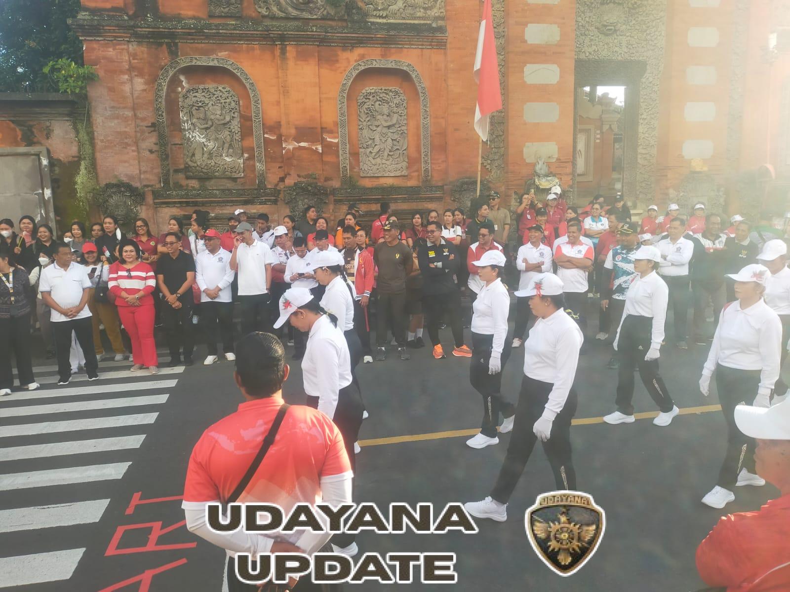Kasdim Klungkung Hadiri Lomba  Gerak Jalan 5K