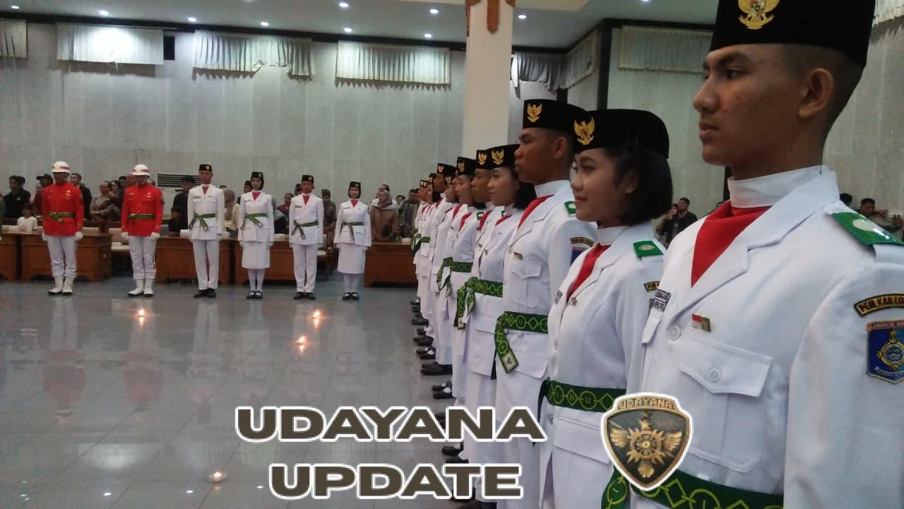 Bupati Kukuhkan Anggota Paskibraka Lombok Barat Tahun 2025