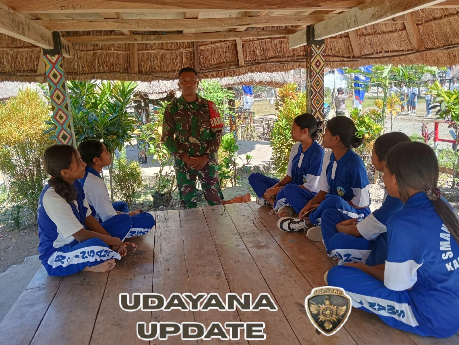 Babinsa dan Siswa di Insana Bangun Semangat Nasionalisme Lewat Komsos