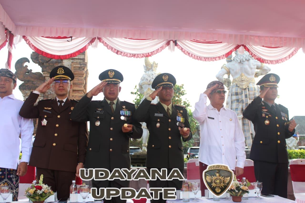 Dandim 1616/Gianyar Hadiri Upacara Detik-detik Proklamasi HUT Ke-80 RI di Alun-alun Gianyar