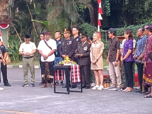 Danramil 1616-01/Gianyar Hadiri Upacara HUT Ke-80 RI di Bali Safari & Marine Park