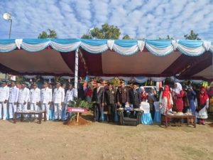 Semarak HUT RI Ke-80, Upacara Pengibaran Bendera Merah Putih Digelar di Kecamatan Madapangga