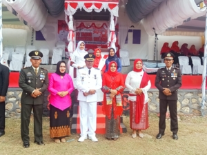 Danramil 1608-03/Sape Pimpin Anggota pada Upacara Proklamasi Kemerdekaan RI ke-80