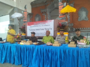 Usung Tema “ Lascarya  Antuk Catur Marga “ Babinsa Tegak Dampingi Pasraman Di Banjar Adat Tulangnyuh