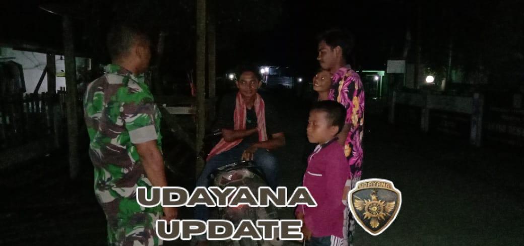 Babinsa Koramil 1614-03/Hu’u Gelar Ronda Malam Jaga Kamtibmas