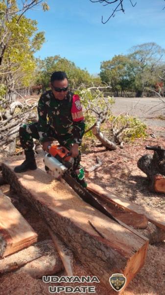 Babinsa Bantu Pembangunan 8 Ruang Kelas Baru di SMA Kristen Arastamar Ndaonuse