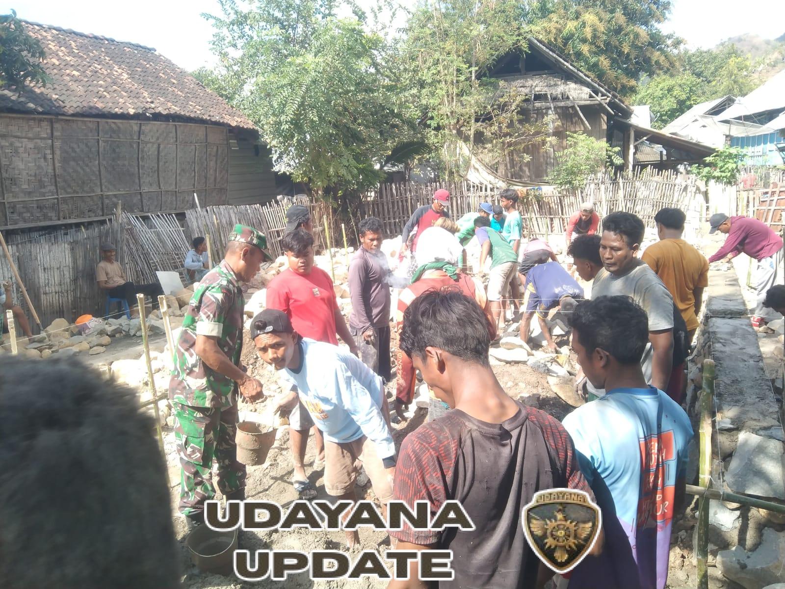 Babinsa Desa Lanta Pimpin Gotong Royong Bangun Pondasi Rumah Warga di Dusun Salama