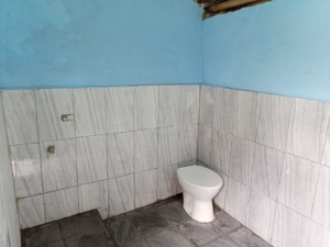 Pembersihan Akhir Pembangunan MCK Jadi Bukti Nyata Sinergi TNI dan Rakyat di Desa Batuan