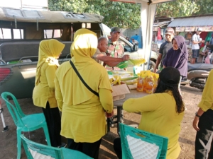 Sinergi TNI dan Persit: Pasar Murah di Ende Disambut Hangat Warga