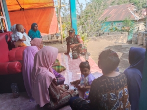 Babinsa Ende Gelar Monitoring Pamwil dan Komsos, Jaga Keamanan dan Kedekatan dengan Warga