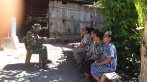 Pantau Wilayah Babinsa Komsos Dengan Warga Binaan