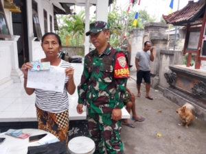 Aparat Kewilayahan Di Desa Lembongan Lakukan Pendampingan Penyaluran BLT DD