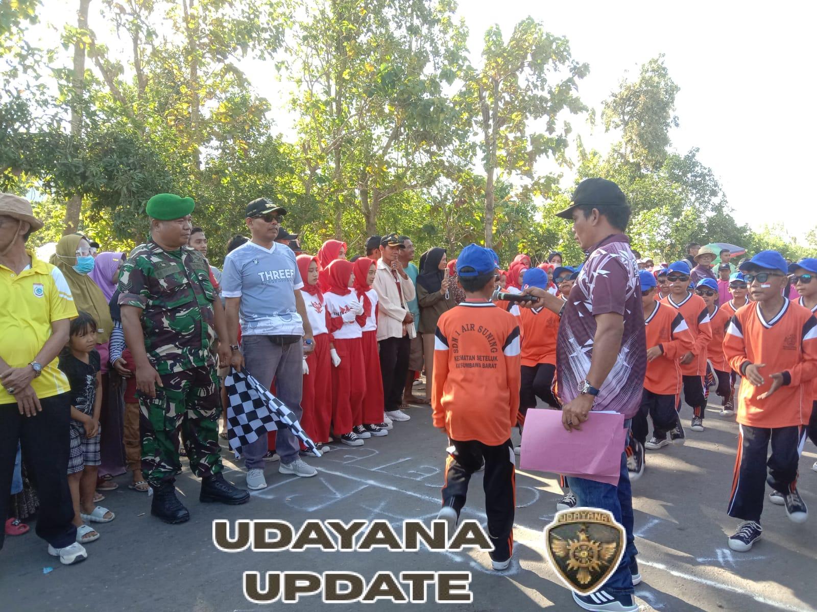 Babinsa Koramil 1628-03/Seteluk Hadiri Pelepasan Gerak Jalan HUT RI ke-80 di Kecamatan Seteluk