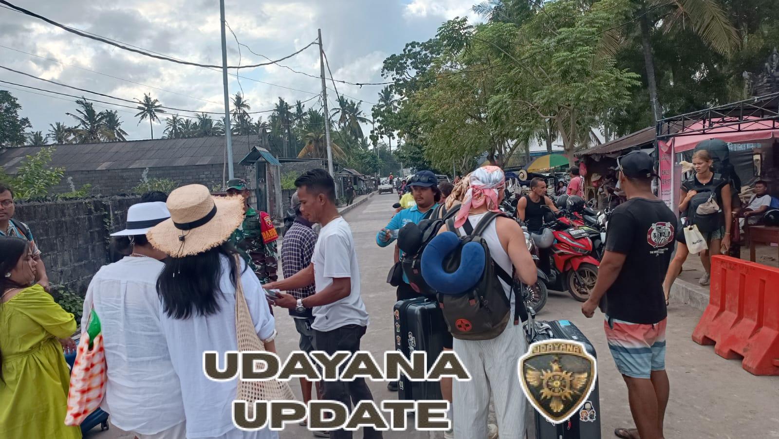 Pujawali Di Pura Ped Warga Ramai-Ramai Menuju Nusa Penida, Aparat TNI Dan Polri Perketat Penjagaan Di Pelabuhan