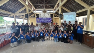Pemdes Batununggul Gelar Pelepasan KKN Unud, Serda Zainul Beri Pendampingan