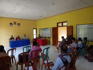 Babinsa Koramil 1618-04/Bisel Dorong Peningkatan Kualitas Upacara HUT RI di Insana Tengah