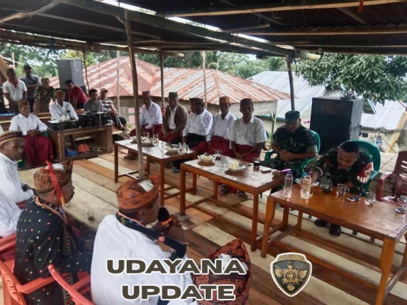 Pelestarian Budaya: Babinsa Koramil 1612-07/Satarmese Dampingi Pembangunan Rumah Adat Gendang Ru’a