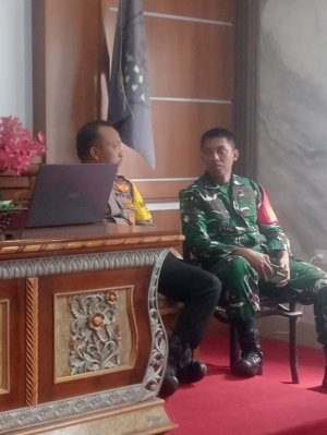 Musdes Desa Bukian Bahas Perubahan Akta, Babinsa Serda Kadek Sudiksa Beri Dukungan