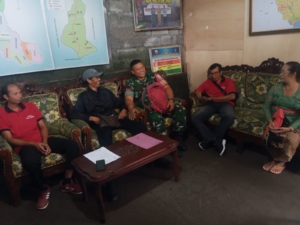 Babinsa Sumita Dorong Aparat Desa Proaktif Wujudkan Lingkungan Aman dan Nyaman