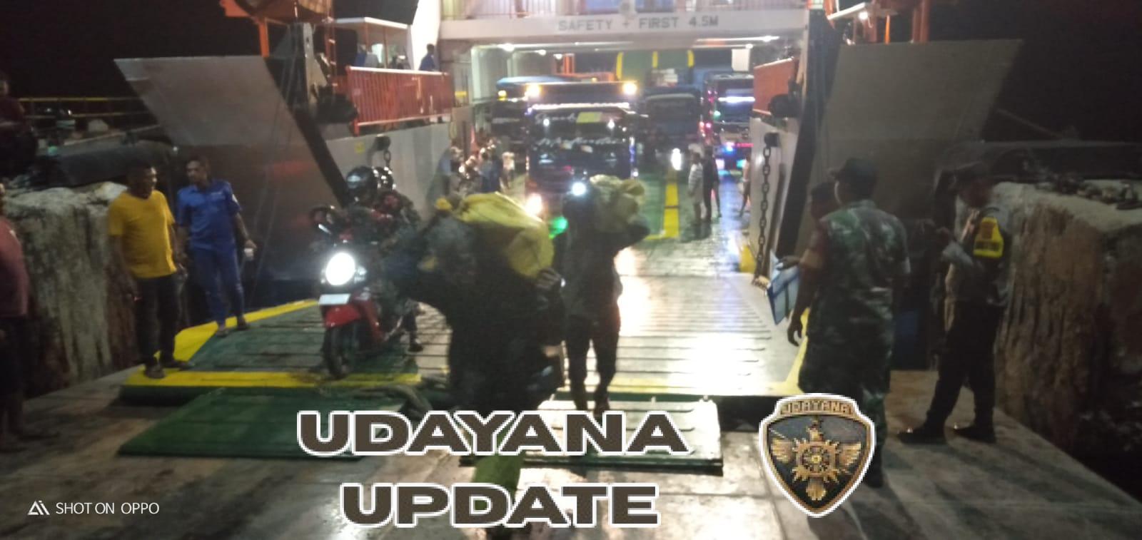 Babinsa Rote Ndao Amankan Aktivitas Bongkar Muat di Pelabuhan Pantai Baru