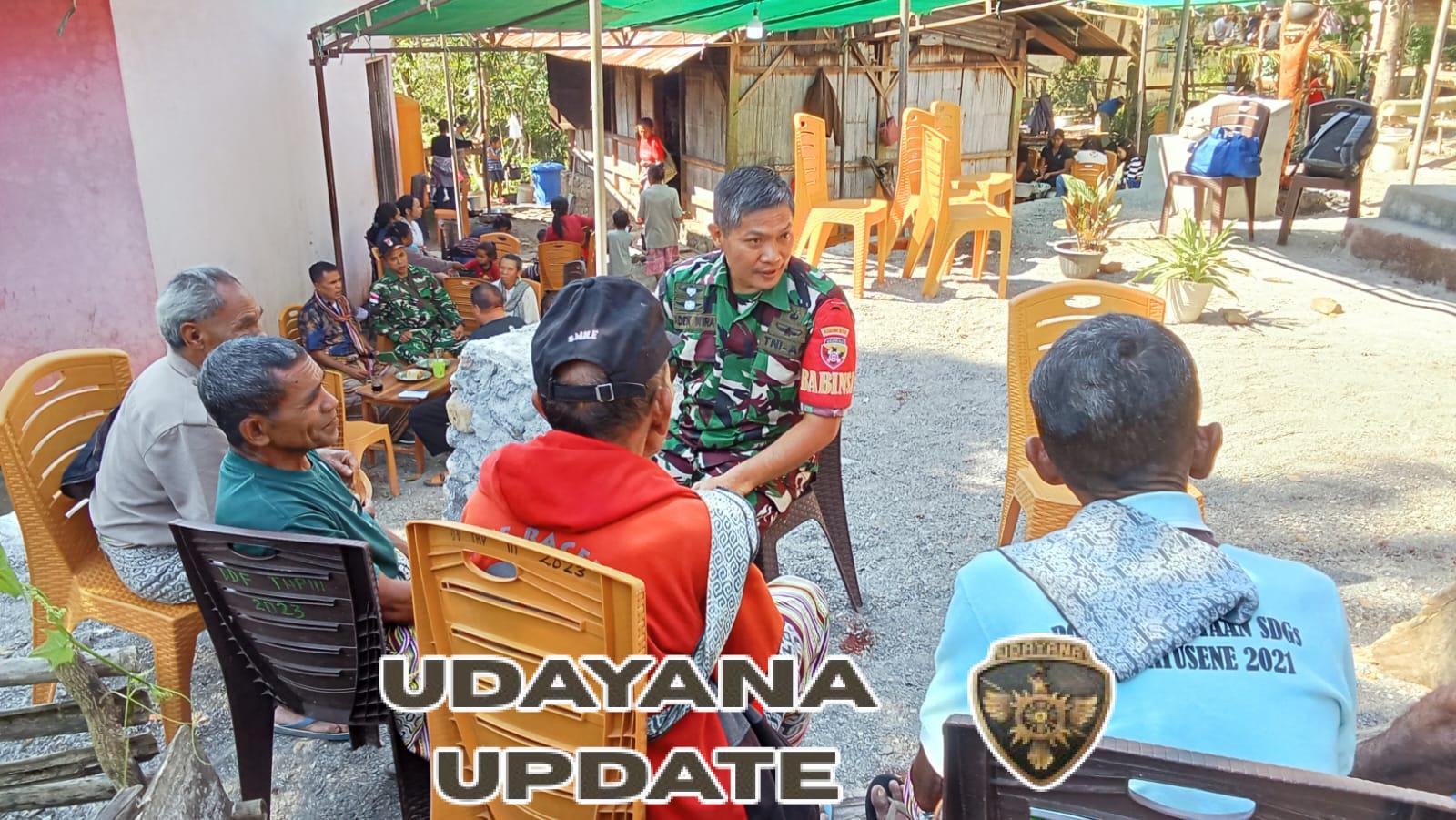 Tingkatkan Kamtibmas, Babinsa Koramil 1618-01/Miotim Sapa Warga Fatusena Lewat Komsos