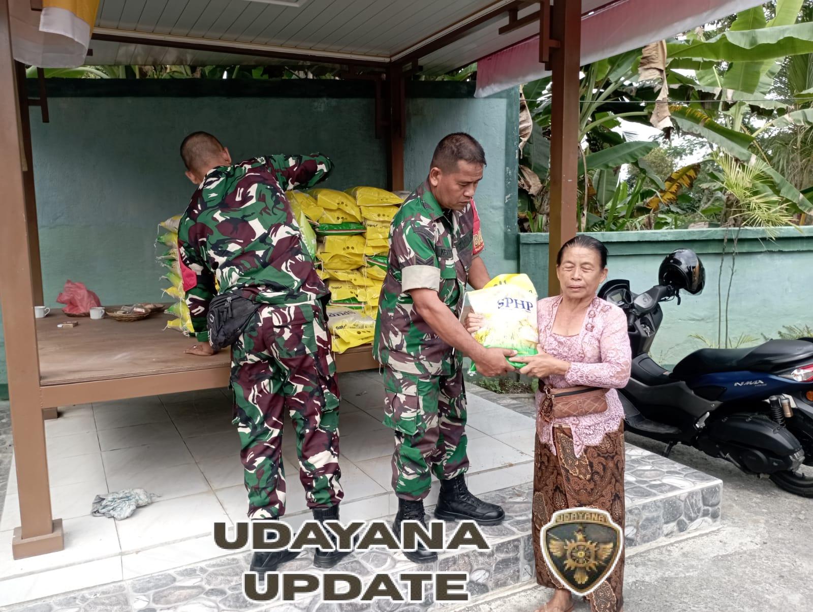 Bersinergi dengan Bulog, Koramil Tampaksiring Salurkan 600 Paket Beras Harga Terjangkau