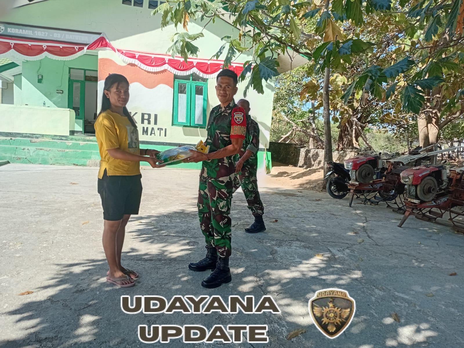 Babinsa Rote Ndao Gelar Penjualan Beras SPHP dalam Gerakan Pangan Murah