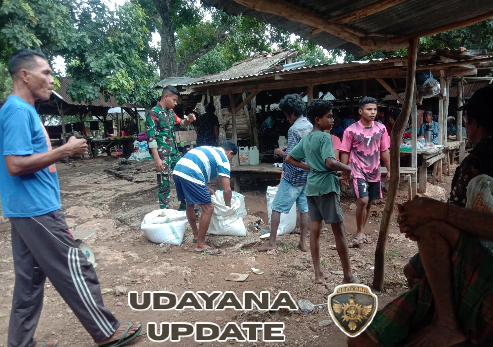 Wujudkan Kenyamanan Warga, Babinsa Pahunga Lodu Monitoring Pasar di Hari Pasaran