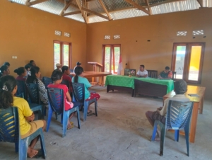 Babinsa Batutua Ajak Masyarakat Holulai Bentuk Pengurus Pengelolaan Air Bersih