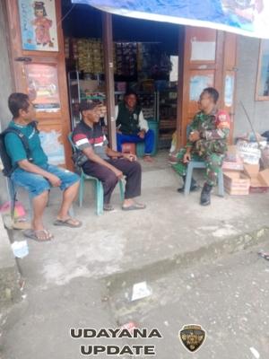 Wujudkan Kamtibmas, Babinsa Serda Aleksius Gelar Komsos di Desa Binaan