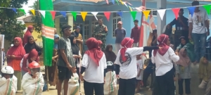 Babinsa dan Warga Anaraja Bersinergi dalam Rangkaian Lomba Kemerdekaan