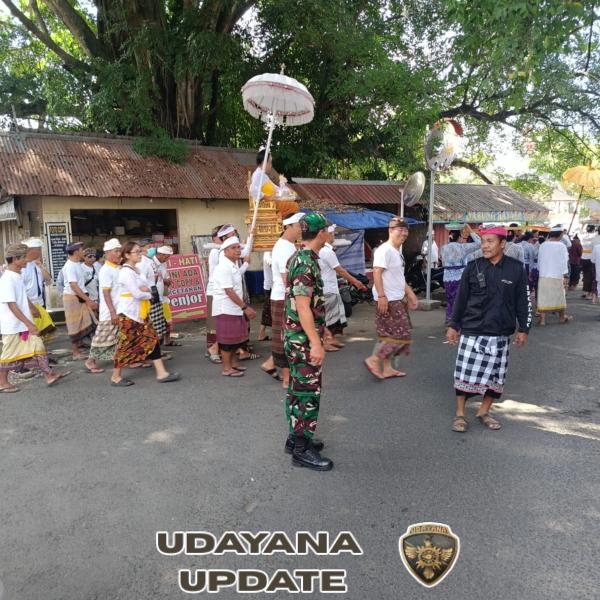 Babinsa dan Pecalang Tegal Tugu Amankan Rangkaian Upacara Upadesa Jelang Pelebon