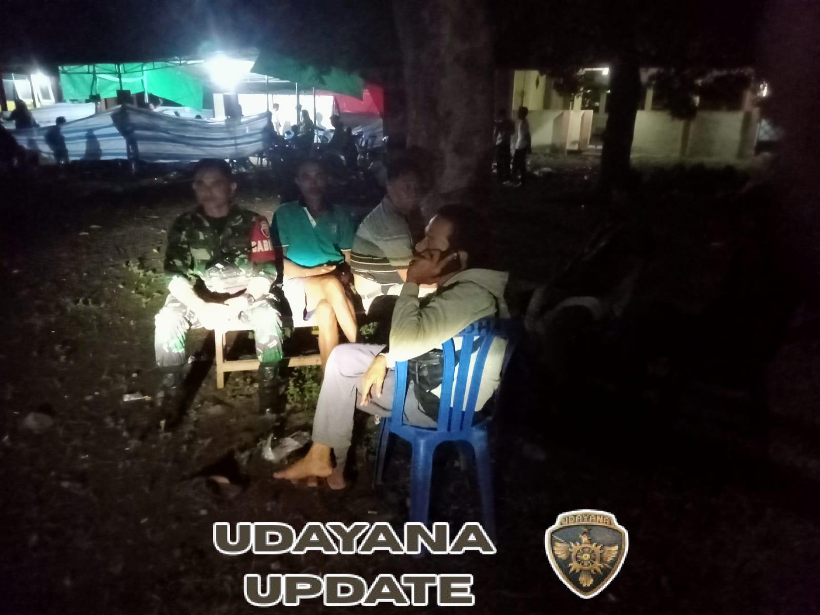 Kongkow Babinsa dan Warga Pererat Kebersamaan di Bali Barat