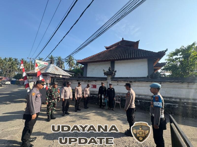 Konsiten Wujudkan Kenyamanan Bagi Pemedek, TNI Polri Dan Pecalang Bersatu Kawal Pujawali Di Pura Ped