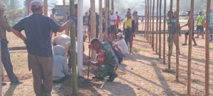 Koramil 1628-02/Sekongkang Bersama Warga Gotong Royong Siapkan MTQ Tingkat Kabupaten