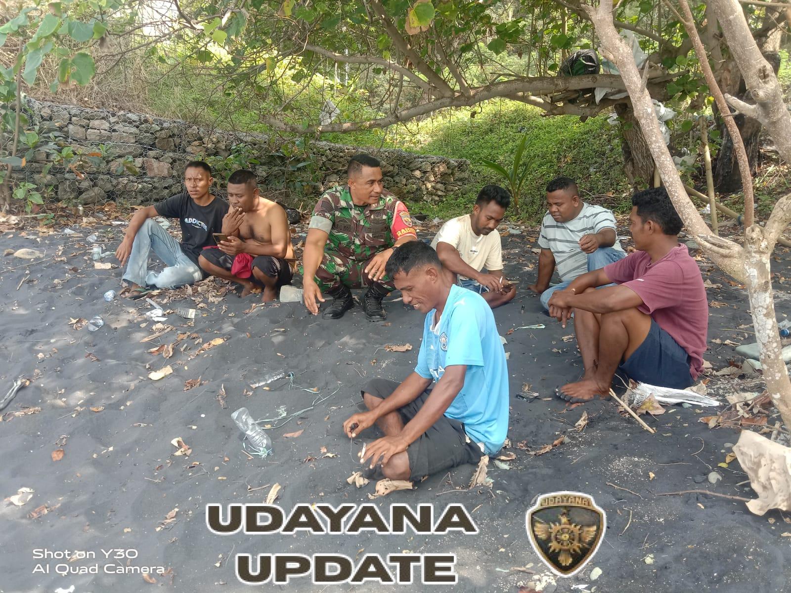 Bangun Komunikasi dan Keamanan, Babinsa Sambangi Warga Nangamboa