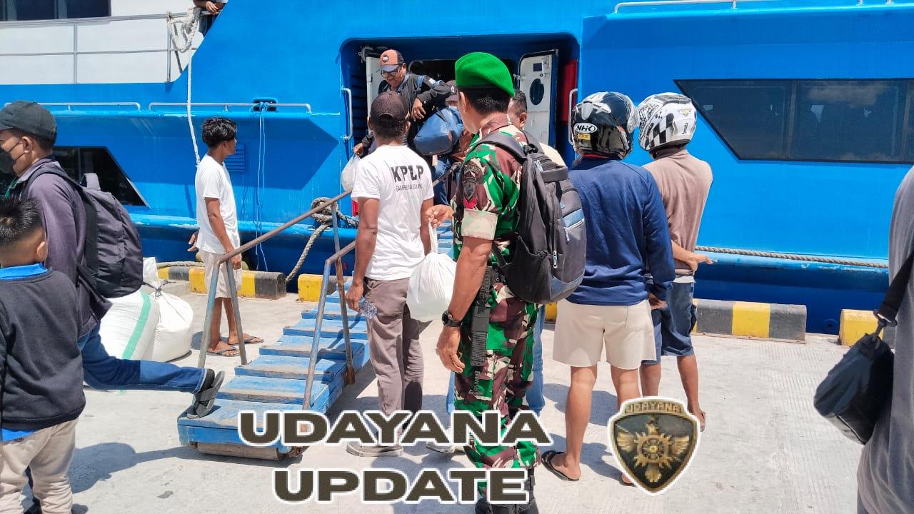 Koramil Rote Ndao Laksanakan Pemantauan Kapal Penumpang di Pelabuhan Ba’a