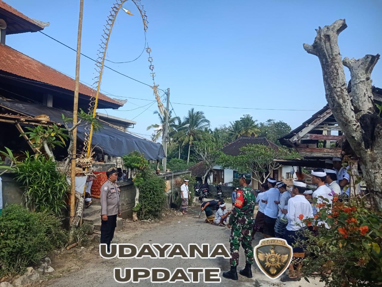 Wujud Peran Aktif Dan Kontribusi Di Wilayah, Koramil Nusa Penida Amankan Kegiatan Pujawali Dan Ngeroras