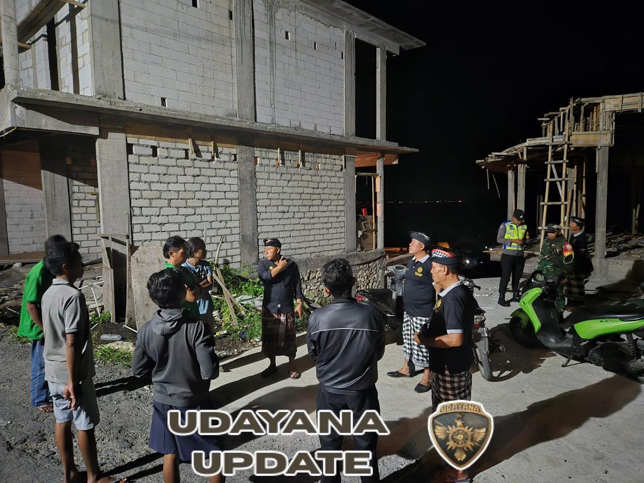 Cek Administrasi Duktang, Babinsa  Kutampi Kaler Bersinergi Gelar Sidak